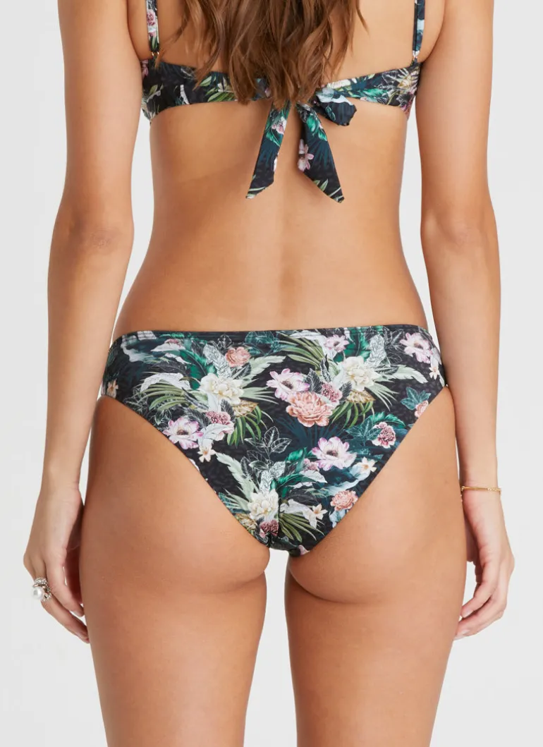 Lisanthus Charlize Classic Pant